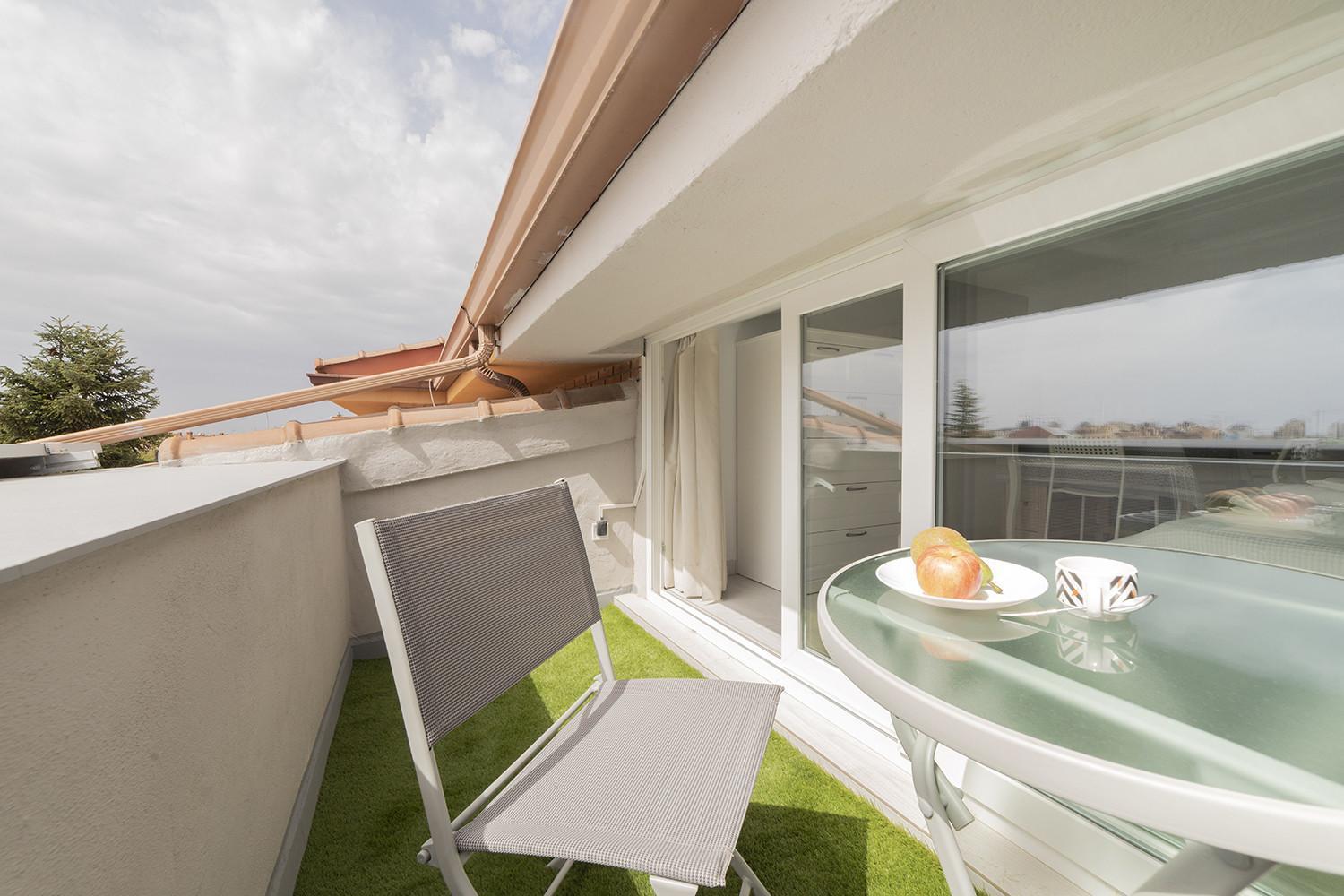 Buhardilla Con Terraza Acogedora *