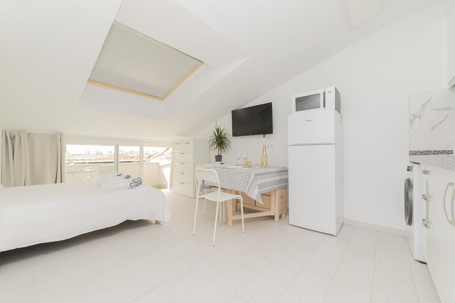 Buhardilla Con Terraza Acogedora Apartment